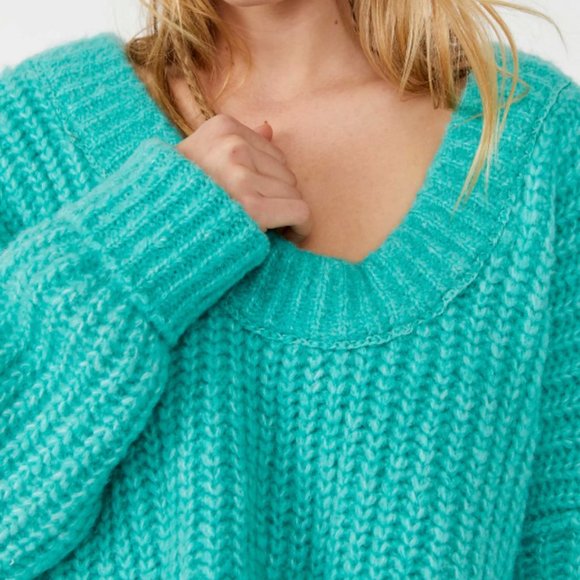 Free People Blue Bell V-Neck Sweater - Electric Teal NWT - Picture 3 of 15